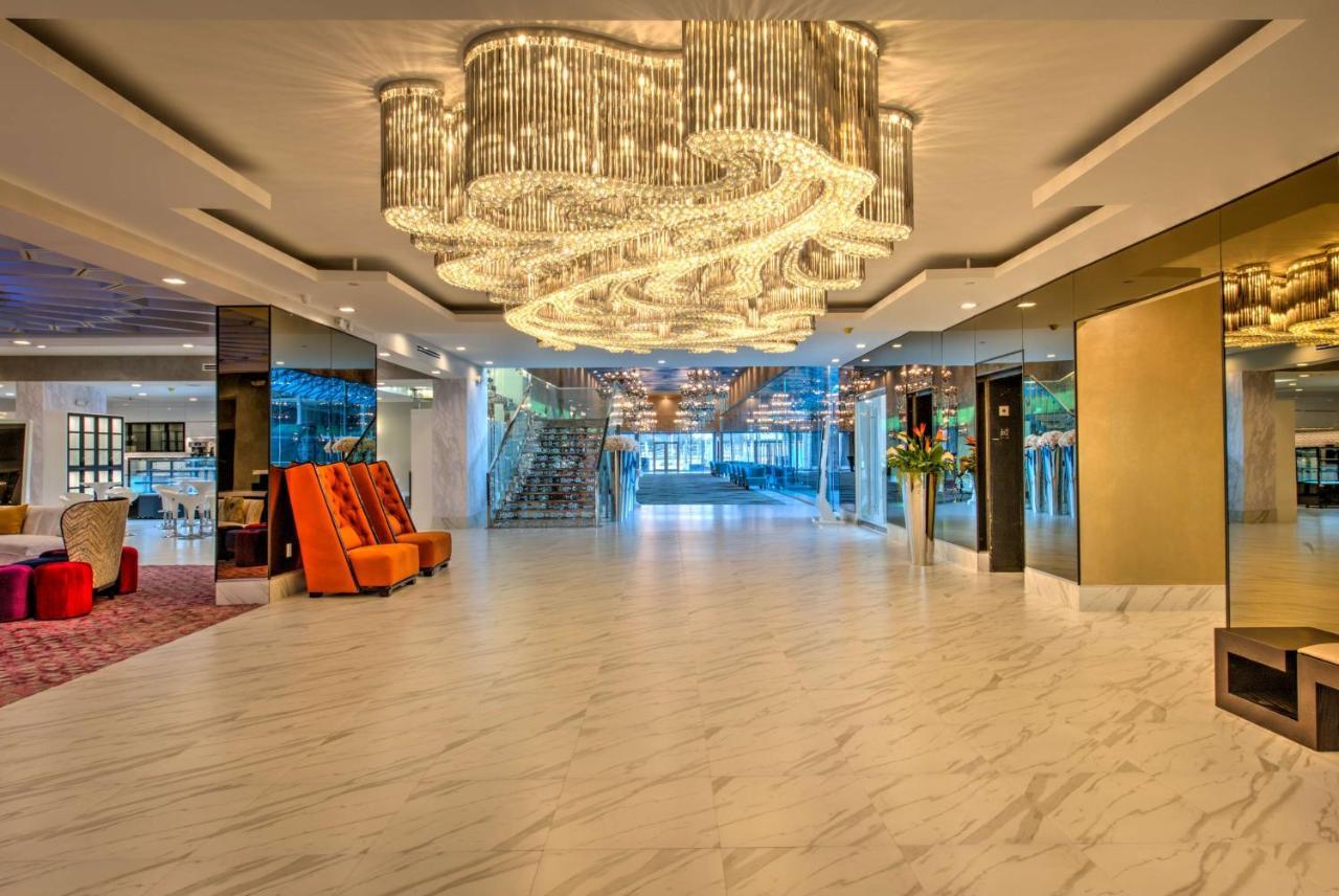 Doubletree By Hilton Houston Brookhollow Exterior photo
